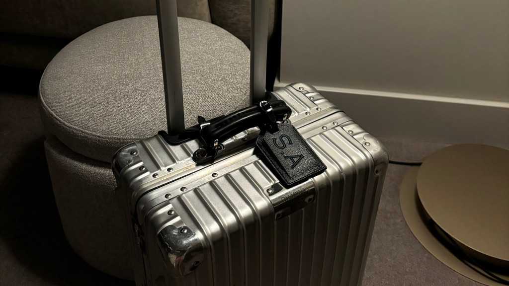 Travel Label Black